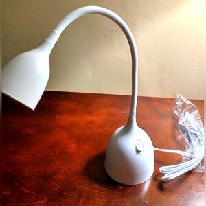 Greenlight LED Energy Saving Home And Office Desk Lamp Sleek White Flexible 3.5W